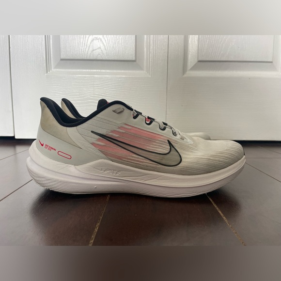 Nike Winflo 9 Running Shoes - Picture 6 of 15